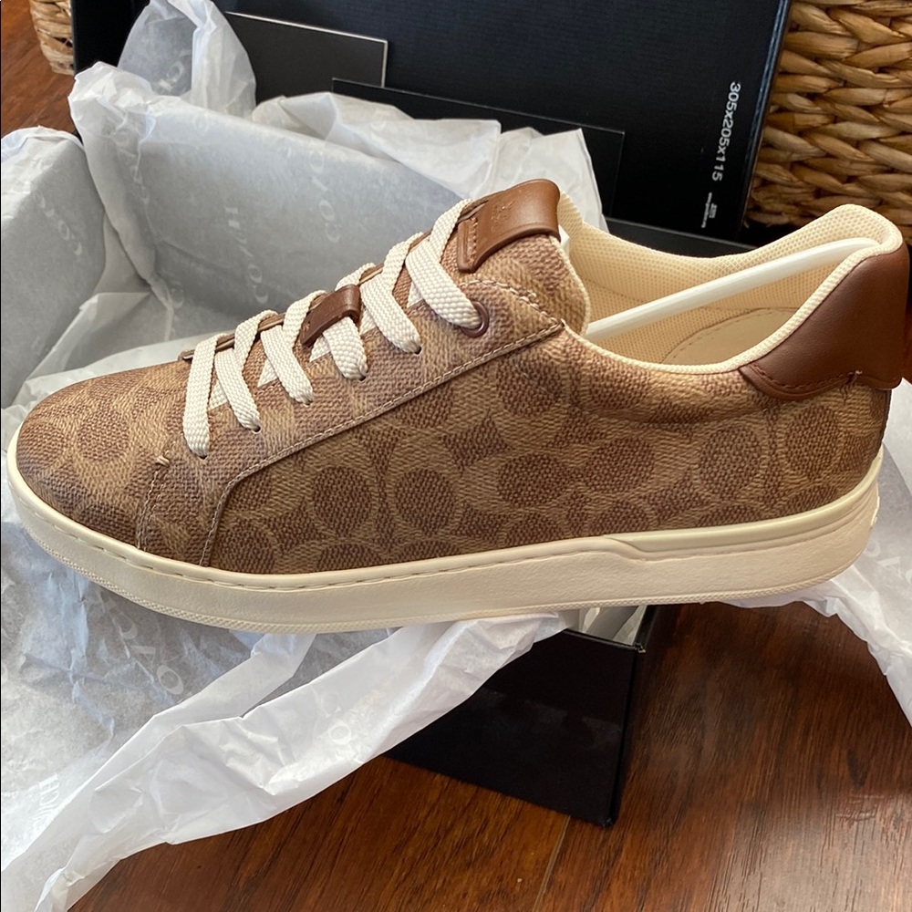 Coach logo brown sneakers